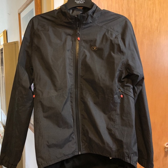 lightweight cycling jacket